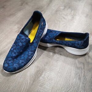 Skechers Go Walk 4 Ladies Size 10 Blue with White Sole Slip On Sneakers